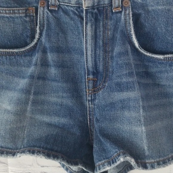 Christopher Kane distressed jean shorts. Size 25 - Picture 3 of 6